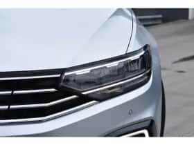 Volkswagen Passat (2022) thumbnail 5
