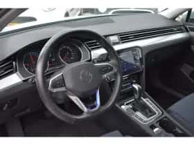 Volkswagen Passat (2022) thumbnail 9