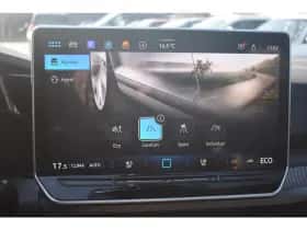 Volkswagen Golf (2025) thumbnail 33