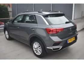Volkswagen T-Roc (2022) thumbnail 3