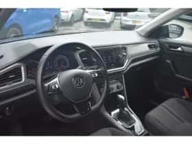 Volkswagen T-Roc (2022) thumbnail 8