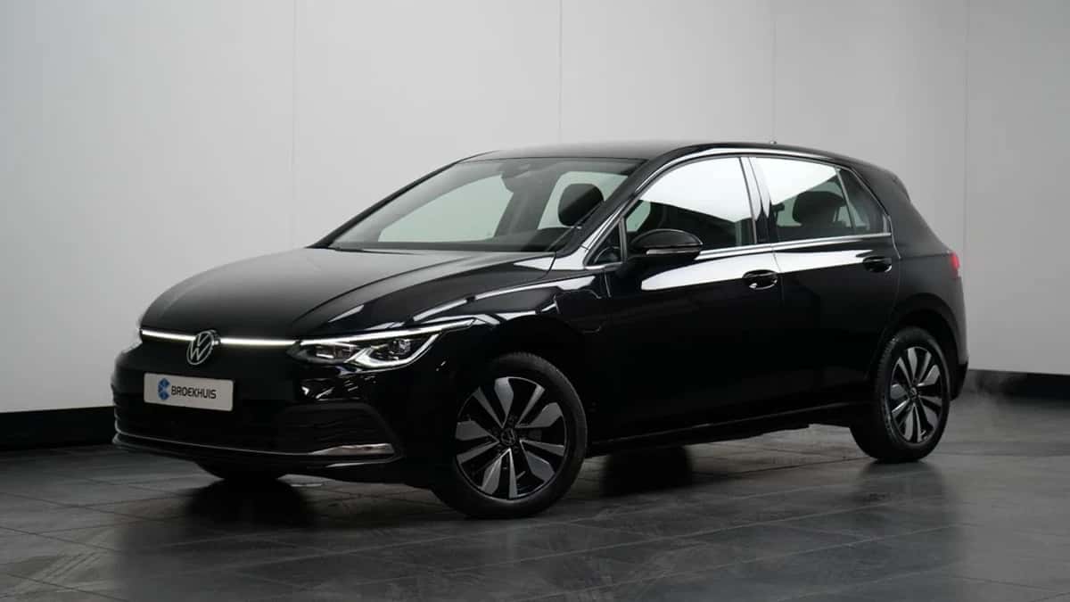 Volkswagen Golf (2023) — foto 1