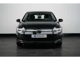 Volkswagen Golf (2023) thumbnail 2