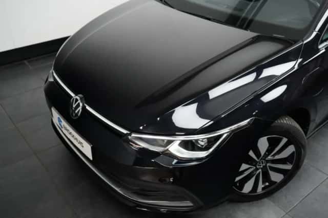Volkswagen Golf (2023) thumbnail 5