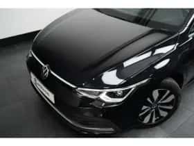 Volkswagen Golf (2023) thumbnail 5