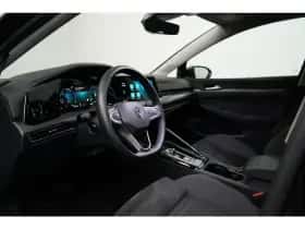 Volkswagen Golf (2023) thumbnail 6