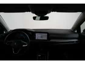 Volkswagen Golf (2023) thumbnail 7