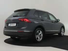 Volkswagen Tiguan (2022) thumbnail 2