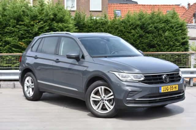 Volkswagen Tiguan (2022) thumbnail 2