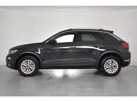 Volkswagen T-Roc (2021) thumbnail 2