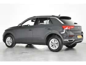 Volkswagen T-Roc (2021) thumbnail 3
