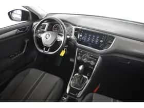 Volkswagen T-Roc (2021) thumbnail 5
