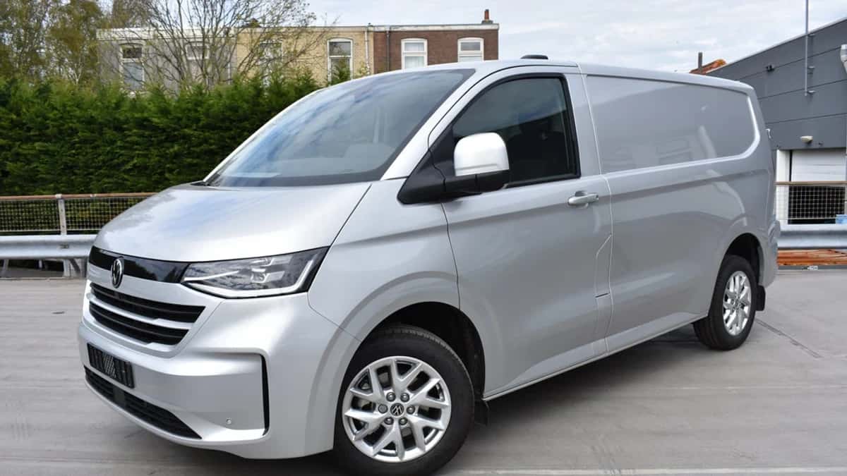 Volkswagen Transporter (2024) — foto 1