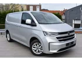 Volkswagen Transporter (2024) thumbnail 2