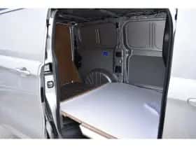 Volkswagen Transporter (2024) thumbnail 9