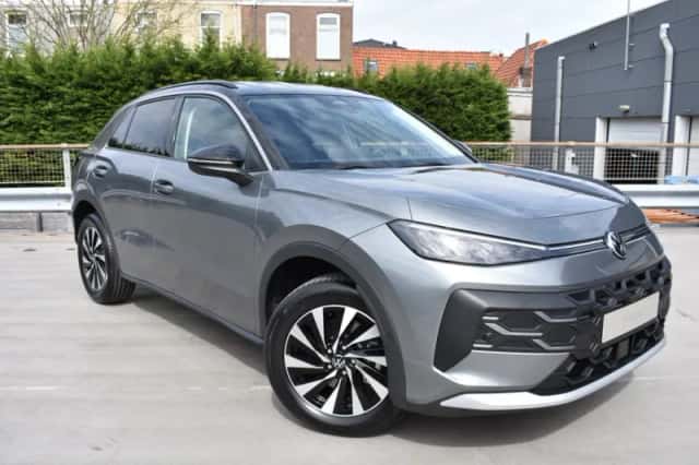 Volkswagen T-Roc (2026) thumbnail 3