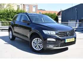 Volkswagen T-Roc (2021) thumbnail 2