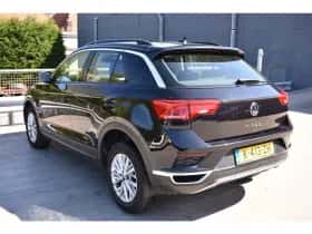 Volkswagen T-Roc (2021) thumbnail 3
