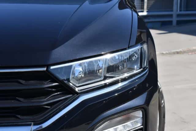 Volkswagen T-Roc (2021) thumbnail 5