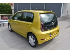 Volkswagen Up! (2018) thumbnail 3