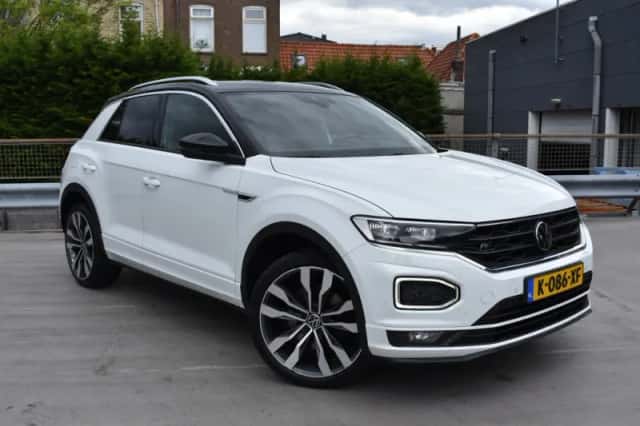 Volkswagen T-Roc (2021) thumbnail 2