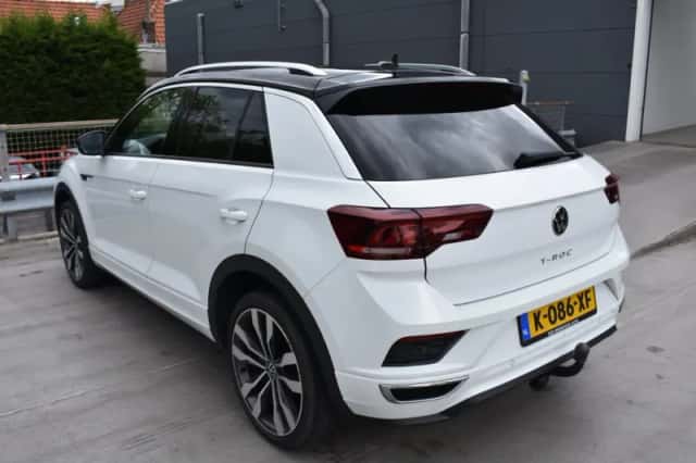 Volkswagen T-Roc (2021) thumbnail 3