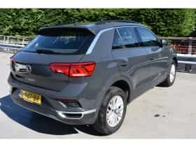 Volkswagen T-Roc (2021) thumbnail 3