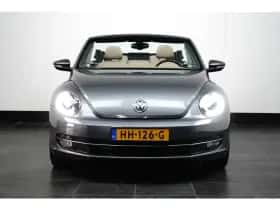 Volkswagen Beetle (2015) thumbnail 2