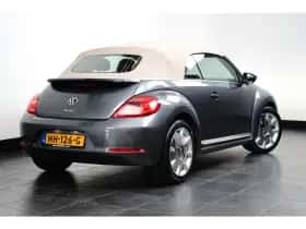 Volkswagen Beetle (2015) thumbnail 4