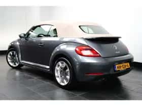Volkswagen Beetle (2015) thumbnail 5
