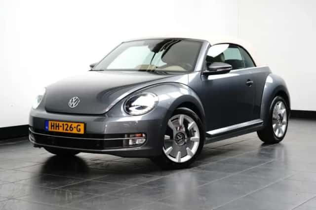 Volkswagen Beetle (2015) thumbnail 1