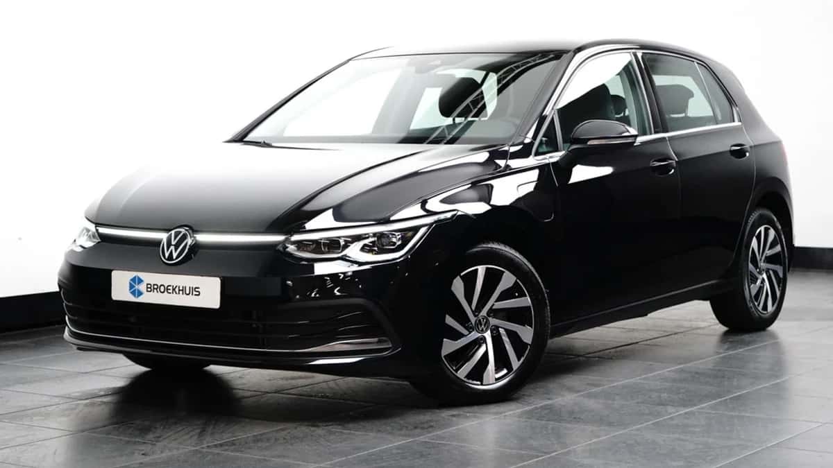 Volkswagen Golf (2023) — foto 1