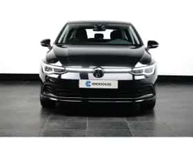 Volkswagen Golf (2023) thumbnail 2