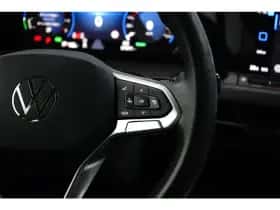 Volkswagen Golf (2023) thumbnail 12