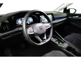 Volkswagen Golf (2023) thumbnail 17