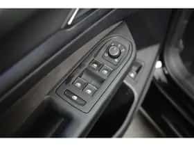 Volkswagen Golf (2023) thumbnail 18