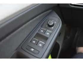 Volkswagen Golf (2026) thumbnail 12