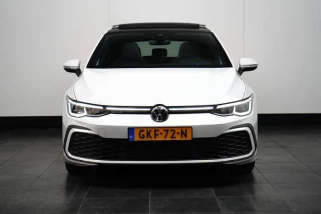 Volkswagen Golf (2020) thumbnail 2