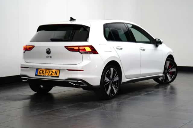 Volkswagen Golf (2020) thumbnail 4