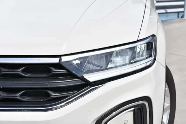 Volkswagen T-Roc (2024) thumbnail 5