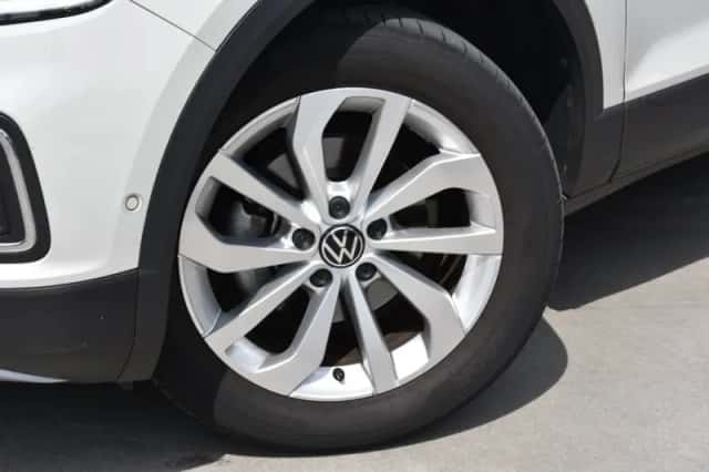 Volkswagen T-Roc (2024) thumbnail 6