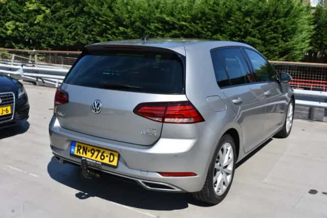 Volkswagen Golf (2018) thumbnail 4