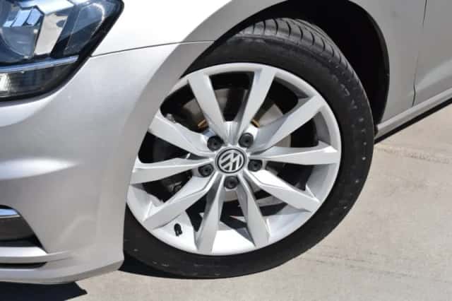 Volkswagen Golf (2018) thumbnail 6