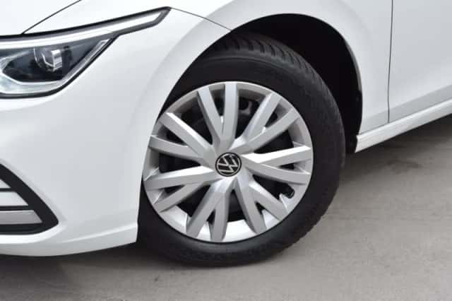 Volkswagen Golf (2022) thumbnail 5