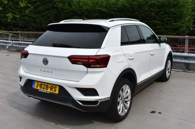 Volkswagen T-Roc (2019) thumbnail 4