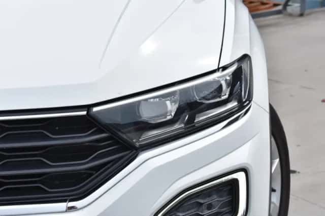 Volkswagen T-Roc (2019) thumbnail 5