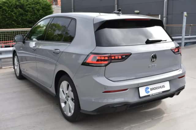 Volkswagen Golf (2025) thumbnail 3