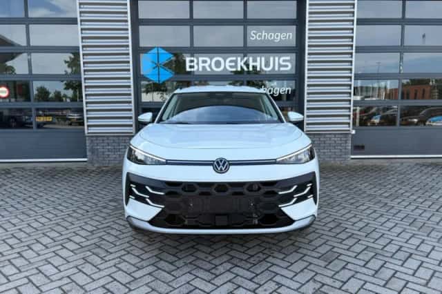 Volkswagen T-Roc (2026) thumbnail 3