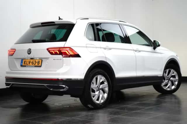 Volkswagen Tiguan (2023) thumbnail 4