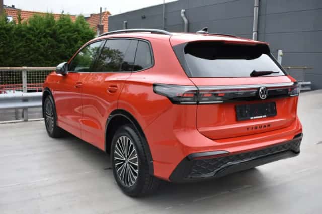 Volkswagen Tiguan (2025) thumbnail 3